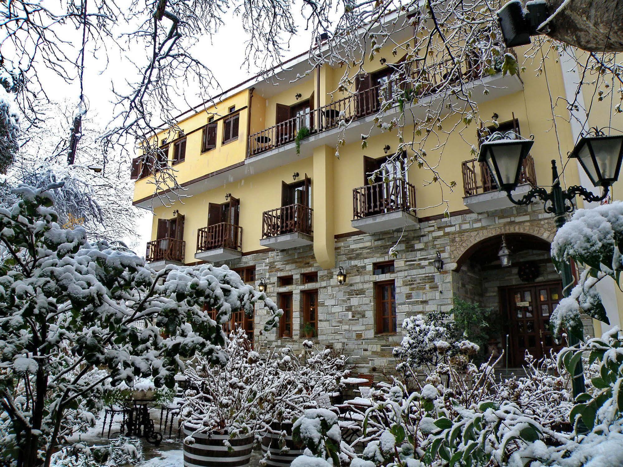Pelias Hotel Portaria  Exterior photo